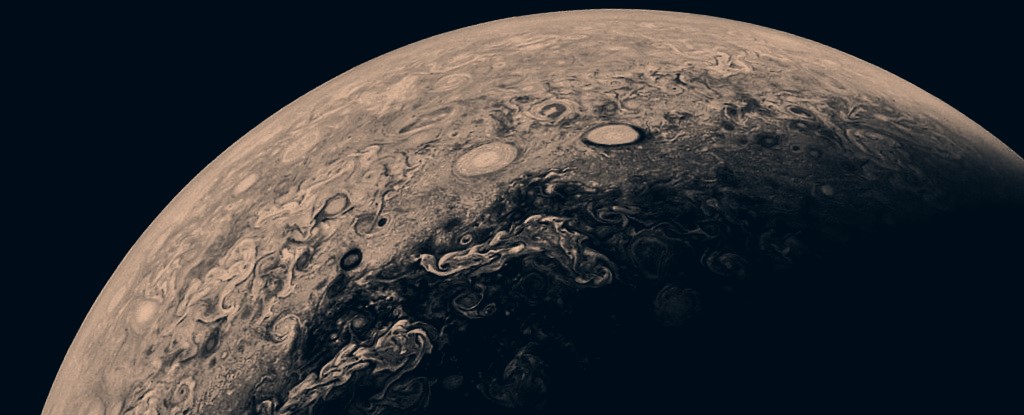 Пролёт мимо Юпитера: «Юнона» показала атмосферу газового гиганта